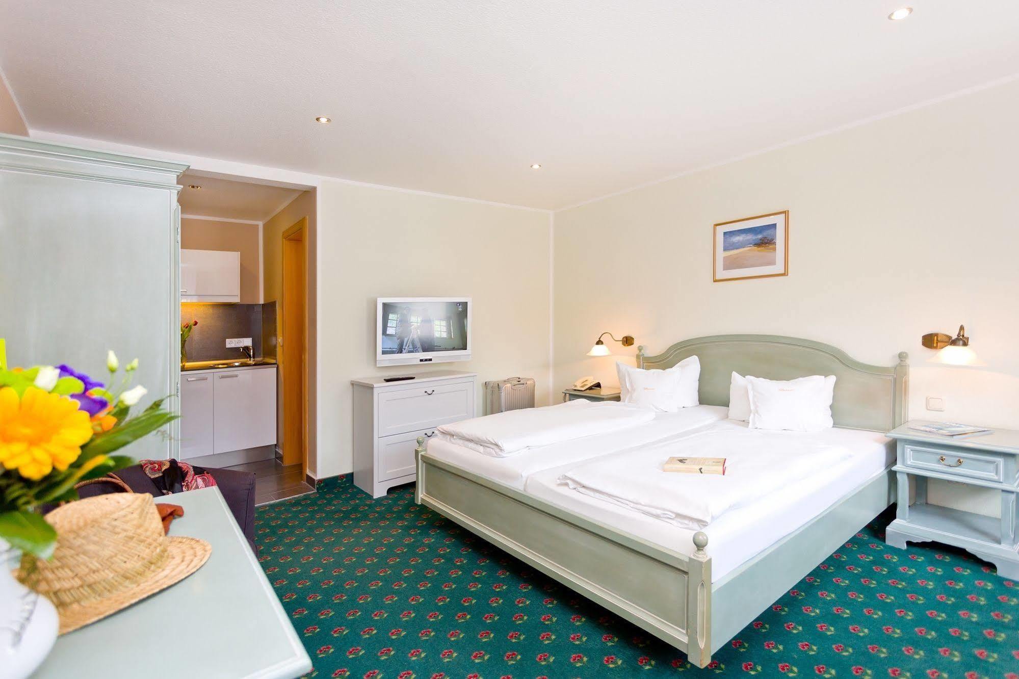 Hotel Villa Neander Binz Εξωτερικό φωτογραφία