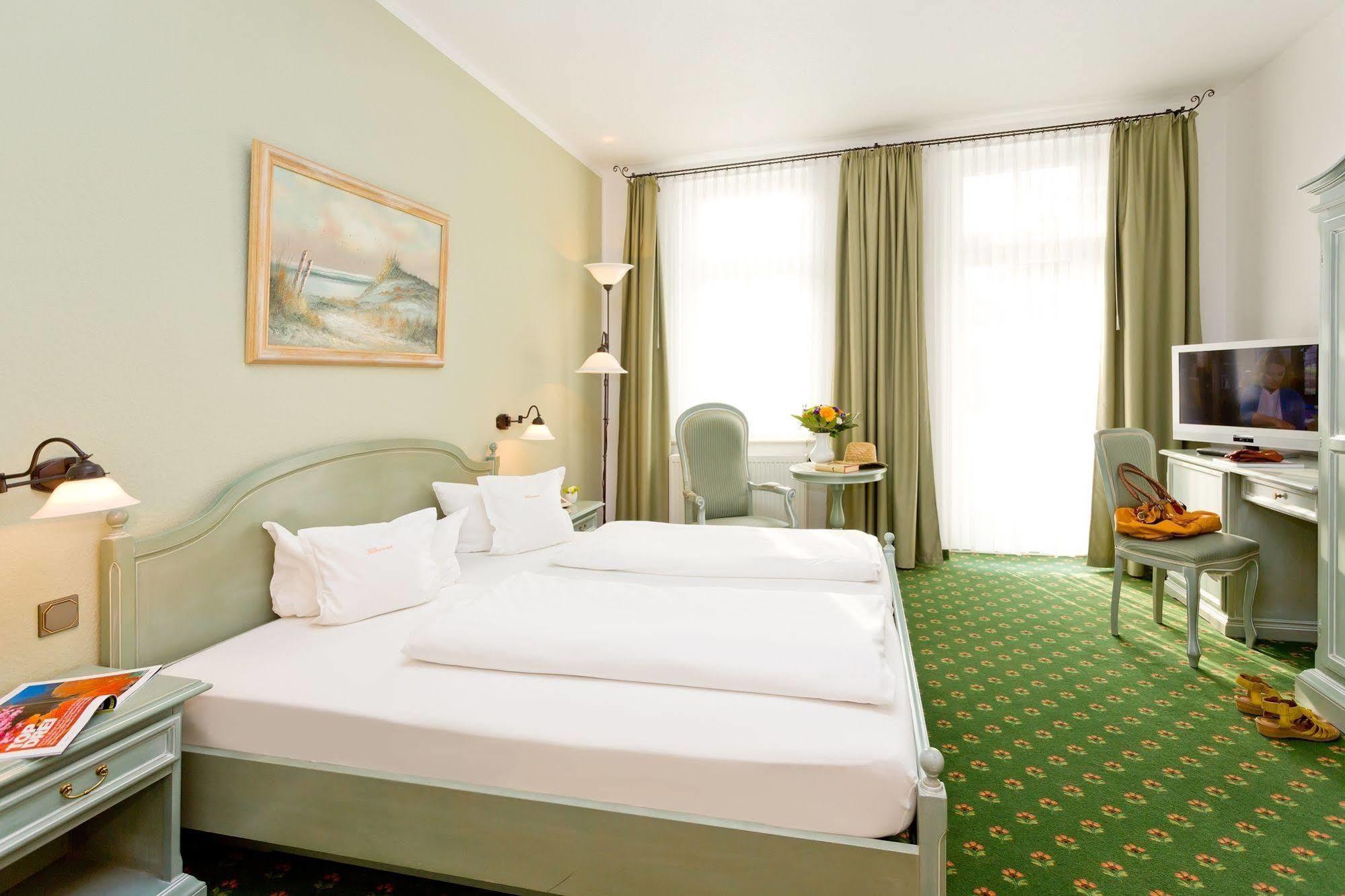 Hotel Villa Neander Binz Εξωτερικό φωτογραφία